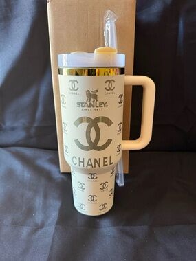 New Stanley 40oz Cream and Gold Logo Laser ChanelEngraved with Straw